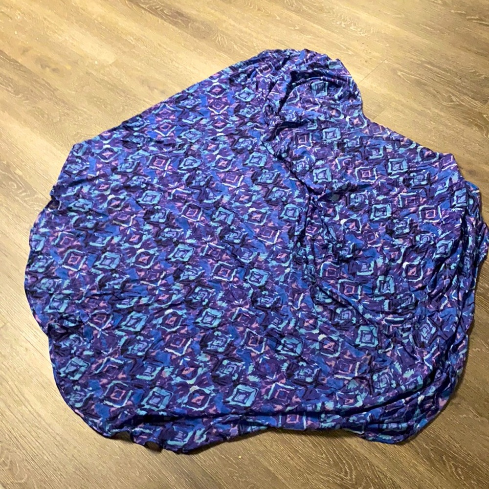 Geometric print duster